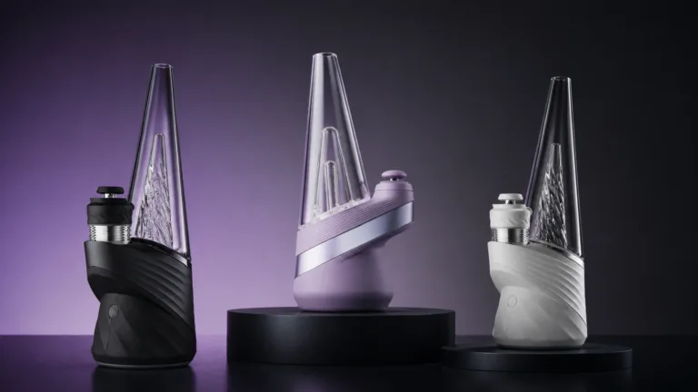 Comparativo de modelos Puffco originais em preto, lilás e branco