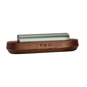 Bandeja Carregadora PAX Walnut com vaporizador verde em demonstração
